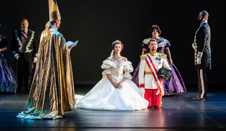 size4-15749503834337-231-04-elisabeth-djkt-foto-martina-root-1435