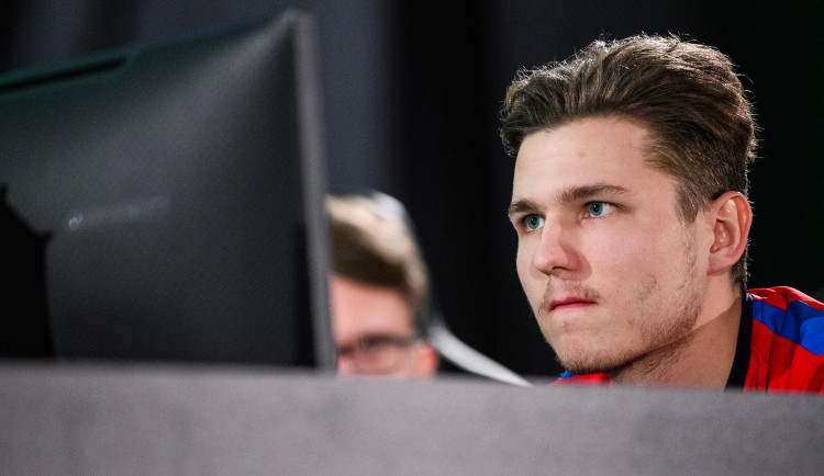 Viktorián T9Laky vyhrál charitativní turnaj ve hře FIFA