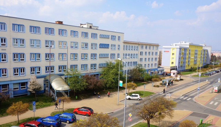 Na druhý pokud by se mělo začít s rekonstrukcí Francouzské třídy na Slovanech