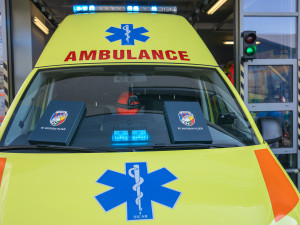 Viktoriáni přivezli záchranářům jako poděkování za jejich úsilí 100 podepsaných dresů