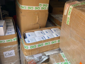 Do Plzně dorazila první dodávka 40 tisíc respirátorů, město si je opatřilo vlastními silami