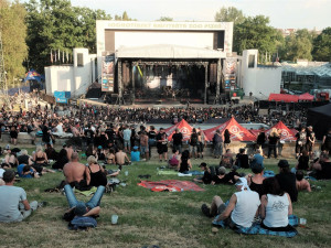 Obří pódium lochotínského amfiteátru prochází rekonstrukcí za šest milionů