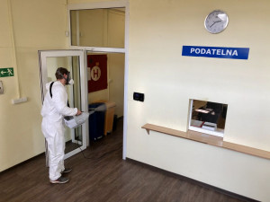 Doubravka vydezinfikuje školky, očistnou kůrou už prošly úřad, D-klub i veřejné toalety