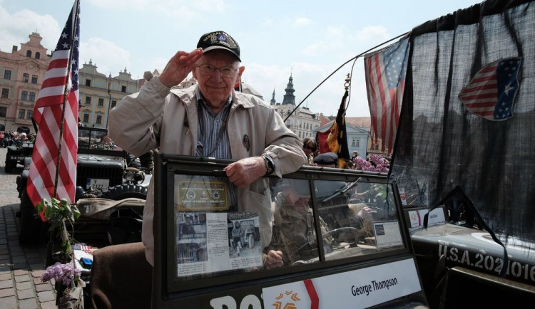 Do Plzně letos nedorazí ani americký veterán George Thompson