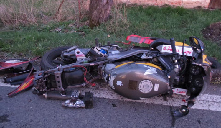 Motocykl na místě nehody