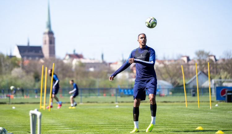 Viktoriáni opět na hřišti po měsíci izolace a individuálních tréninků