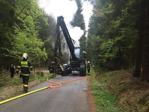Požár harvestoru v Brdech