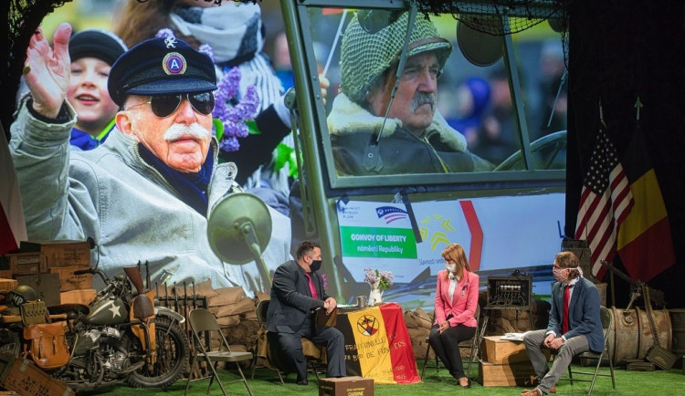 Studio Slavnosti svobody vysílalo přes sedm hodin