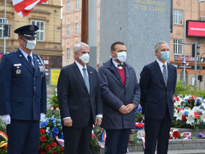 Vzpomínkou u pomníku na Americké končí letošní Slavnosti svobody. Letos trochu jiné