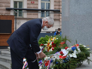 Stephen B. King, americký velvyslanec