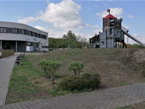 Škodaland má novou atrakci pro děti, vyrostl tam středověký hrad