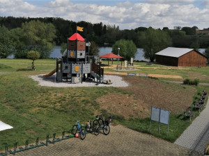 Škodaland má novou atrakci pro děti, vyrostl tam středověký hrad