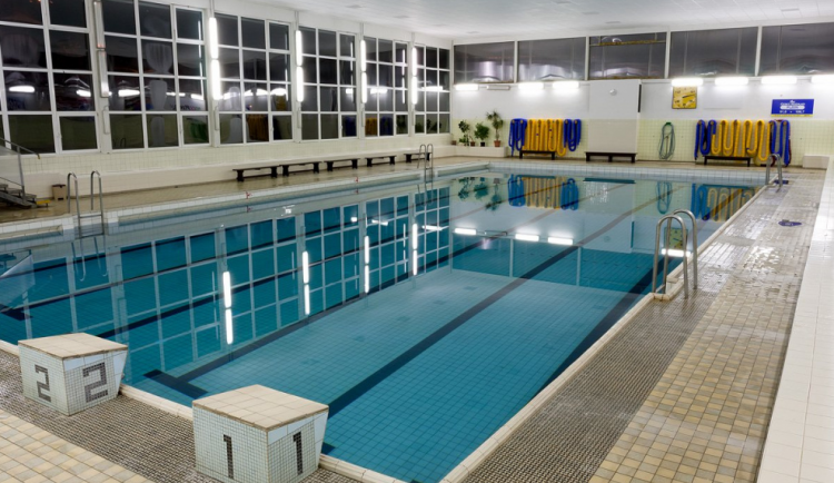 Město Plzeň podpoří i Sportovní klub Radbuza, jenž provozuje plavecký bazén v Kozinově ulici