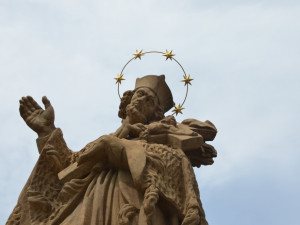 Svatý Jan Nepomucký nebo též Jan z Pomuku se narodil kolem roku 1340 v Nepomuk