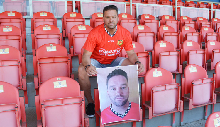 Jdu na fotbal! Fanoušci mohou poslat svoji fotku na zápas Zbrojovky, bude sedět na tribuně