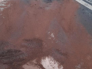 Požár auta zcela téměř zastavil dopravu v Plzni