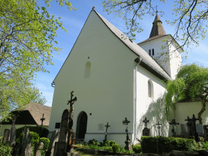 Šumavský kostelík na Mouřenci bude poprvé přenášet na internetu česko-německou mši