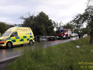 Dva automobily se srazily poblíž Šťáhlav