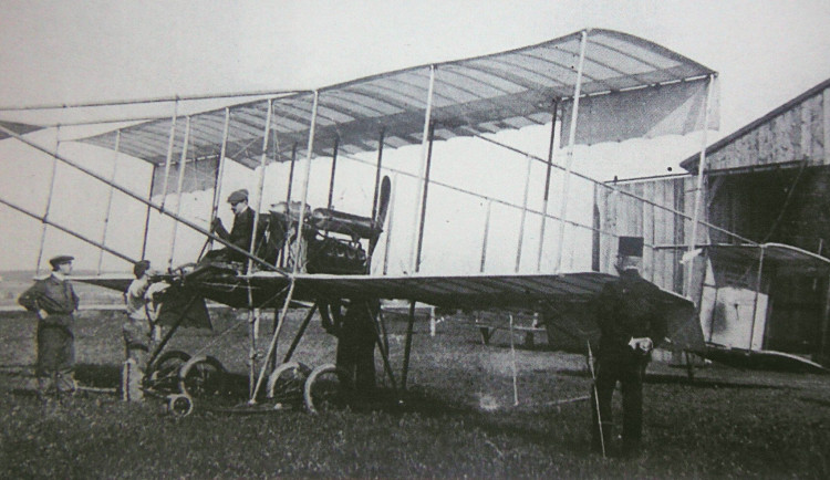 Henri Maria Jullerot na stroji Farman