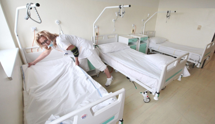 Pacienti Nemocnice následné péče Svatá Anna v Plané konečně dostali moderní polohovací postele