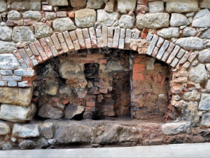 Unikátní nález v centru Plzně odhalil 300 let staré sousedské spory
