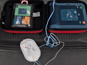 Dálnici D5 ochromila kolize kamionu, řidič za jízdy zkolaboval a na místě zemřel