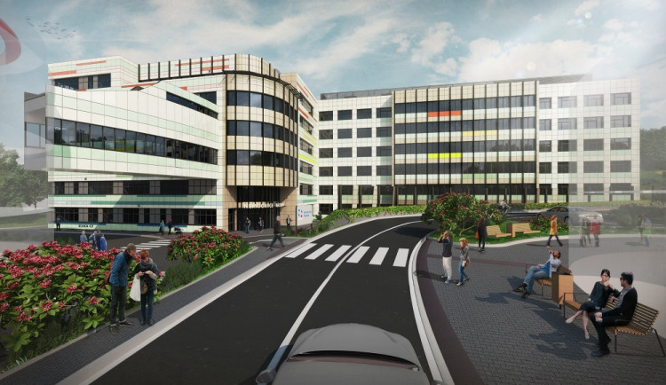 Stavba pavilonů v náchodské nemocnici jde podle plánu. Zkraje příštího roku se spustí ostrý provoz