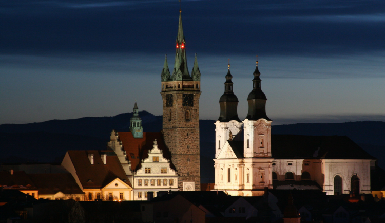 Skokem z ochozu Černé věže ukončil mladý muž svůj život