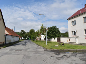 Ulice projde kompletní proměnou, přibudou nové chodníky nebo parkovací stání