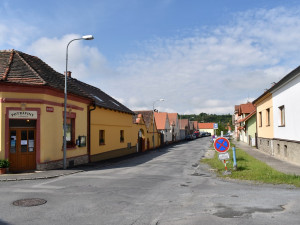 Ulice projde kompletní proměnou, přibudou nové chodníky nebo parkovací stání