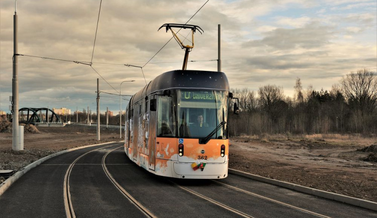 Po nejvytíženější tramvajové lince číslo 4 by měly v budoucnu jezdit největší tramvaje v zemi