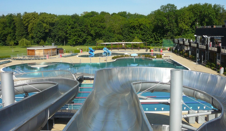 Na Flošně se dnes otevírají všechny atrakce, počasí bude přát. O víkendu naměříme i 30 stupňů