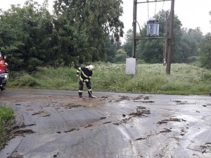 Lijáky se přehnaly i Plzeňským krajem, voda zatopila domy a silnice