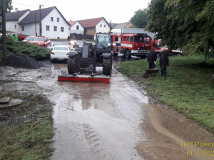 Přívalové lijáky se prohnaly mnoha obcemi kraje a zanechaly za sebou spoušť