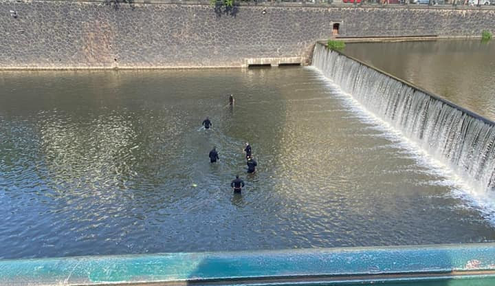 Další tragédie, muž se utopil přímo v centru města