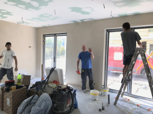 Nadšenci se spolku Bikeheart přeměňují zdevastovanou kuželkárnu v Centrum cyklistiky