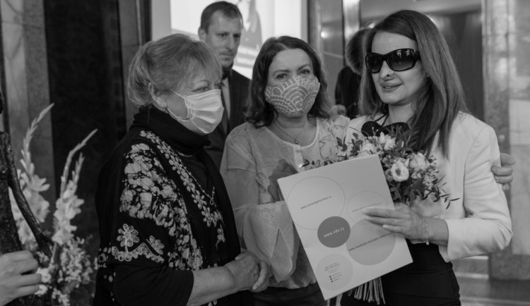Martina Půtová obdržela Cenu Olgy Havlové za rok 2020