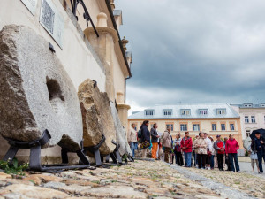 Turisté mohou vyrazit na komentované prohlídky městem