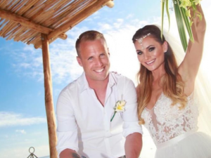 Bouřlivák Limberský se stal potřetí otcem, minutu po půlnoci se manželce Lence narodila Lilien