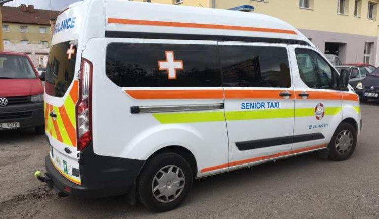 V Náchodě bude jezdit i nadále senior taxi