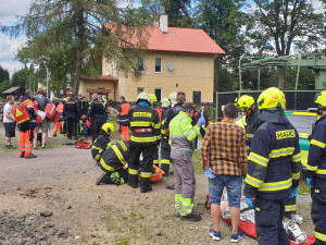 Mezi Perninkem a Novými Hamry se čelně srazily osobní vlaky, na místě dva mrtví a 20 zraněných
