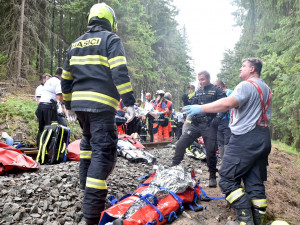 FOTO: Na trať se po tragické srážce vlaků opět vrátil provoz