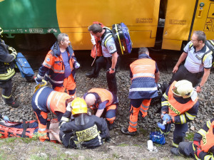 FOTO: Na trať se po tragické srážce vlaků opět vrátil provoz