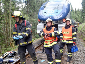 FOTO: Na trať se po tragické srážce vlaků opět vrátil provoz