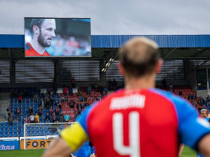 Rozloučení s legendou, kapitán Viktorie Roman Hubník zažil velké ovace