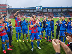 Rozloučení s legendou, kapitán Viktorie Roman Hubník zažil velké ovace