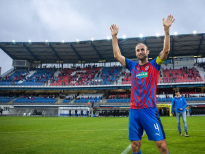 Rozloučení s legendou, kapitán Viktorie Roman Hubník zažil velké ovace