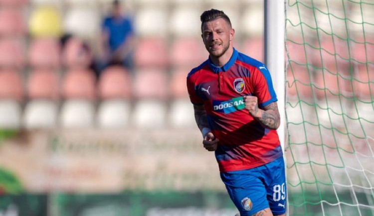 Dres FC Viktoria Plzeň už Erik Pačinda neoblékne, přestoupil do Spartaku Trnava