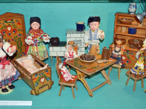 Bohaté sbírky muzea tvoří také věci od dárců, například vzácné vyřezávané hračky