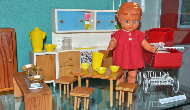 Bohaté sbírky muzea tvoří také věci od dárců, například vzácné vyřezávané hračky